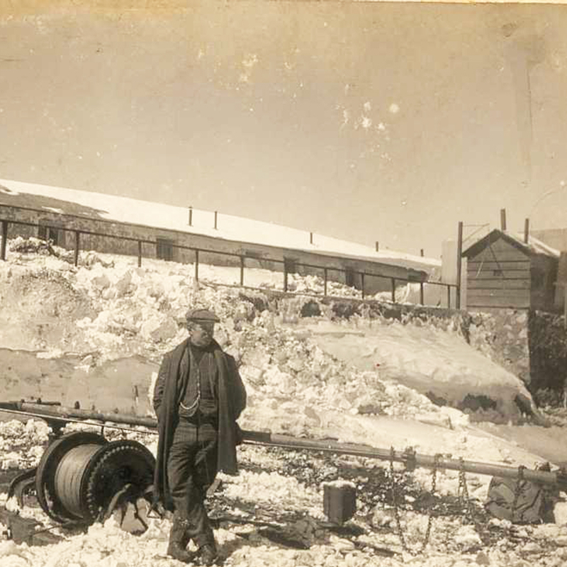1890
