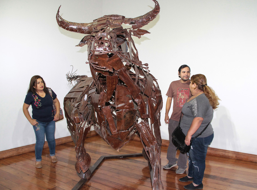 Más de 3 mil quinientas personas visitaron la exposición artística “Pentauro” en Sala de Arte Collahuasi