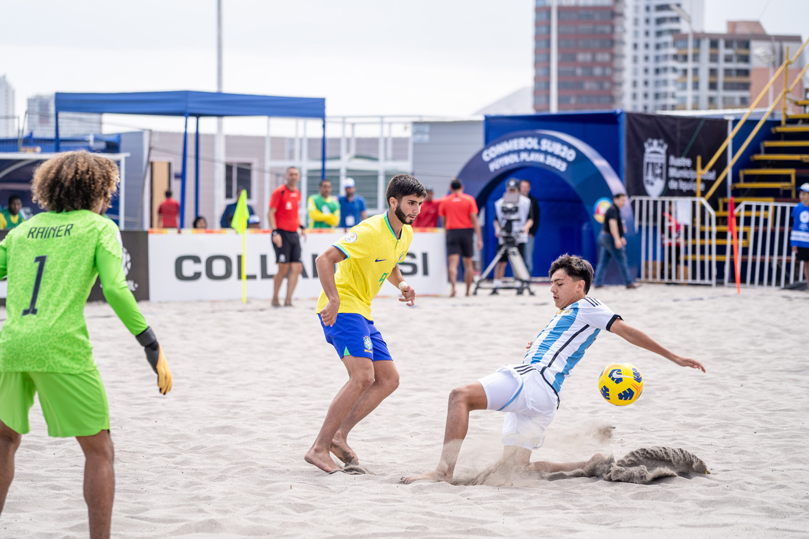 Collahuasi - Mucho más que Cobre  Chile Sub20 sube al podio por primera  vez en el Sudamericano de Fútbol Playa en Iquique