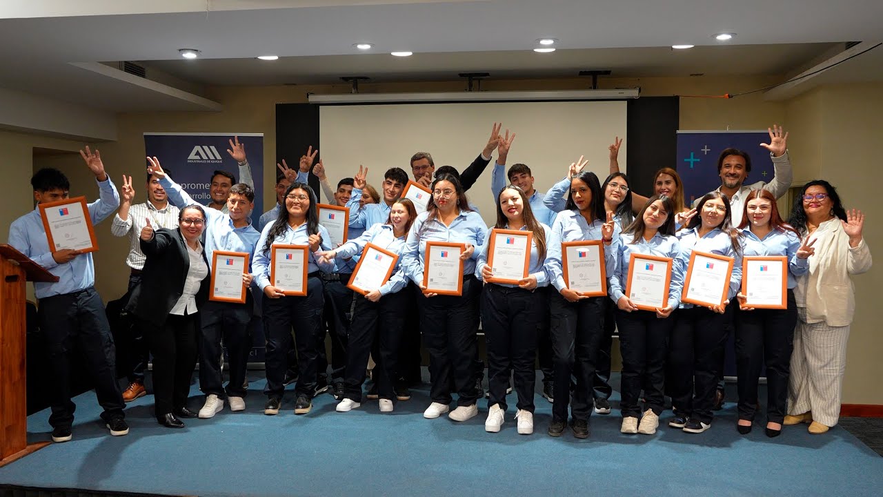 Con el apoyo de C20+, jóvenes de Tarapacá terminan su enseñanza media